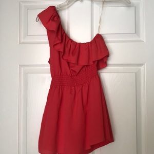 One shoulder top